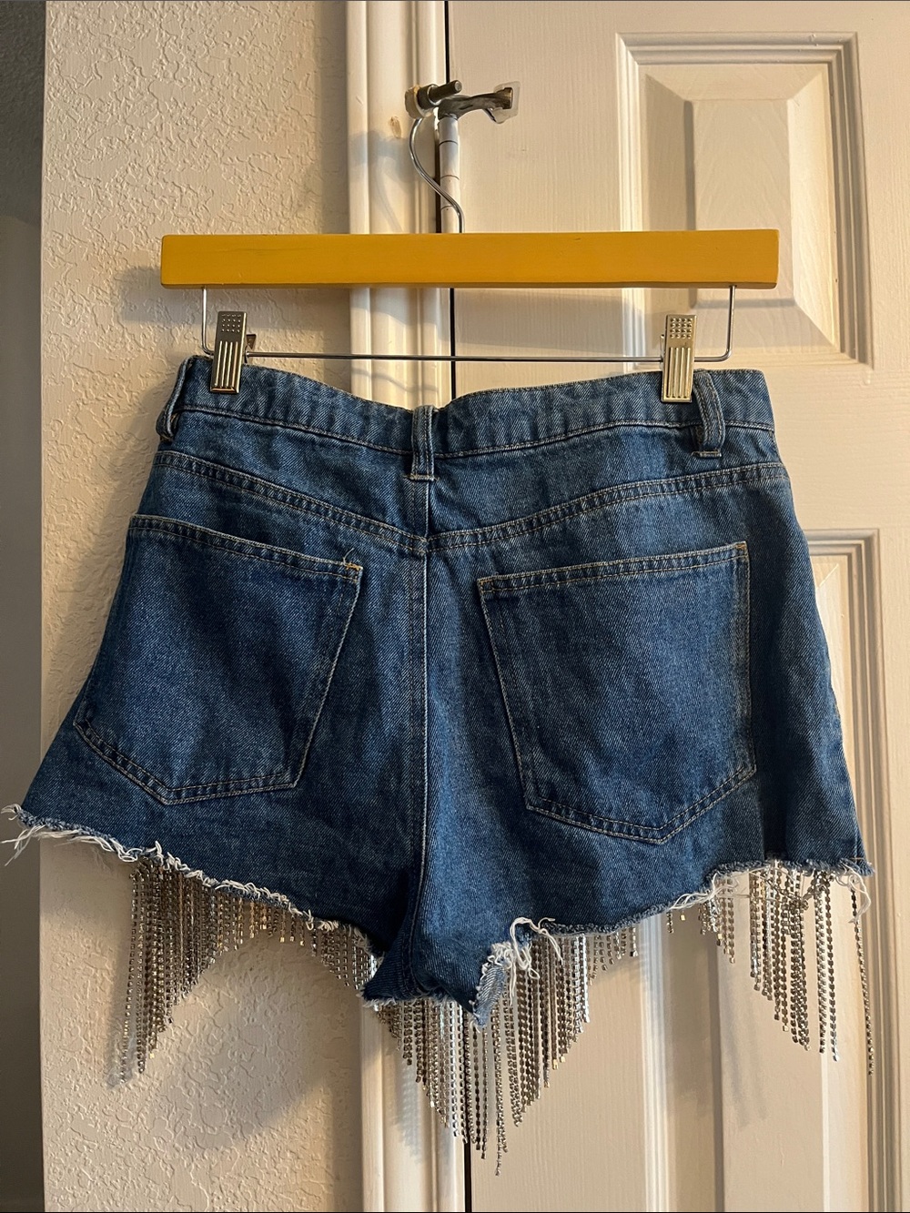 Women’s Vintage Denim Fringe Jewel Trim Shorts Size 26 - Picture 4 of 4